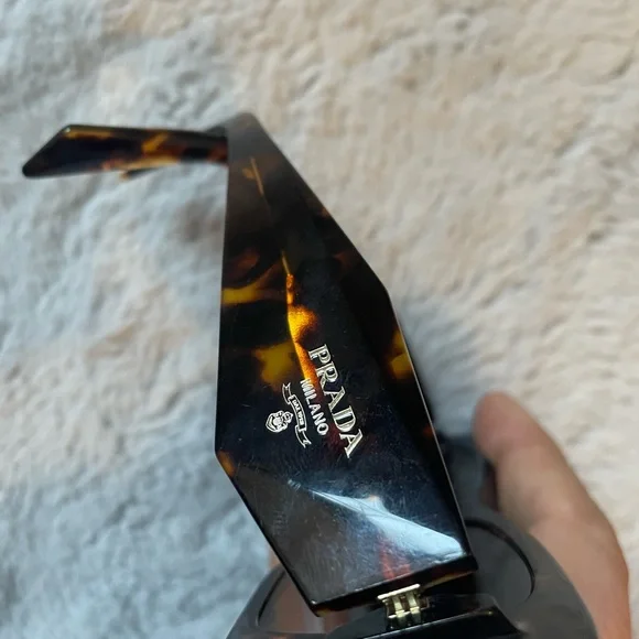 Prada tortoise shell sunglasses - Picture 2 of 4